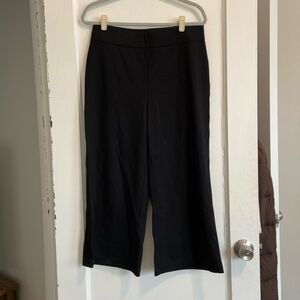 Ann Taylor Black Flare Pants. Size: Medium